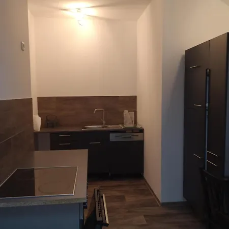 Eden Peene Apartment *